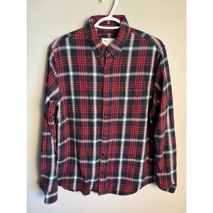 Tilley Mens Red Plaid Flannel Button Down Shirt Medium Outdoor Casual Rugged
